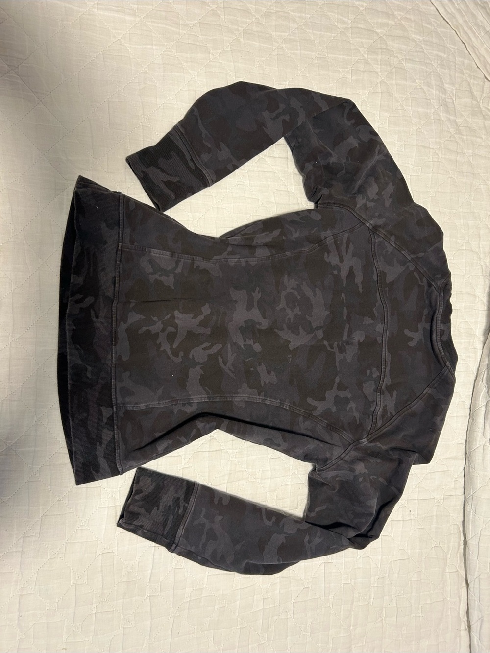 Lululemon Grey Camo Crewneck Sweater - size 8 - Picture 7 of 9